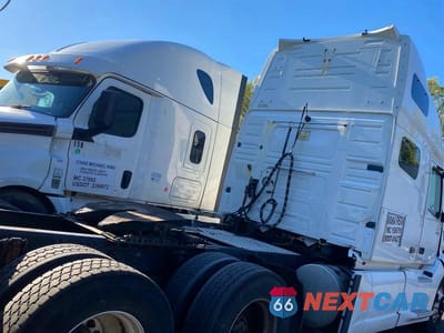 Czwarte zdjęcie samochodu z boku: 2019 VOLVO 720 TRUCKS VIN:4V4NC9EH7KN213926 - miniatura