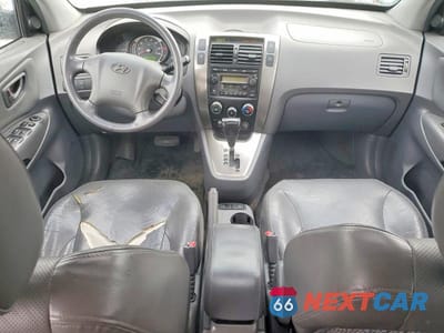 Zdjęcie 8 z 13 samochodu: 2005 HYUNDAI TUCSON VIN:KM8JN12DX5U200875 - miniatura