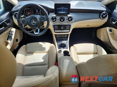 Zdjęcie 8 z 13 samochodu: 2019 MERCEDES-BENZ GLA 250 4MATIC VIN:WDCTG4GB1KJ602419 - miniatura