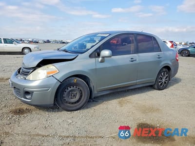 2010 NISSAN VERSA 1.8 S 3N1BC1AP9AL451470 - główne zdjęcie licytacji z USA - miniatura