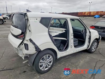 Trzecie zdjęcie samochodu z tyłu: 2023 KIA SOUL LX VIN:KNDJ23AU7P7875563 - miniatura
