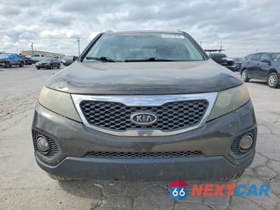 Piąte zdjęcie samochodu w środku: 2011 KIA SORENTO EX VIN:5XYKUDA18BG134621 - miniatura