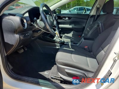 Zdjęcie 7 z 12 samochodu: 2019 KIA FORTE S VIN:3KPF34AD1KE017636 - miniatura