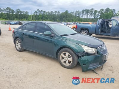 Czwarte zdjęcie samochodu z boku: 2014 CHEVROLET CRUZE LT VIN:1G1PC5SB4E7348392 - miniatura