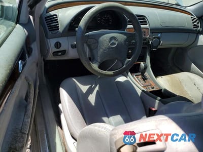 Zdjęcie 8 z 12 samochodu: 2002 MERCEDES-BENZ CLK 320 VIN:WDBLJ65G52T128169 - miniatura