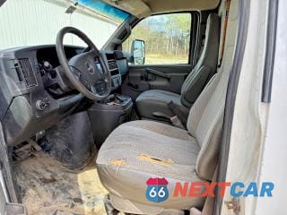Zdjęcie 9 z 10 samochodu: 2019 GMC SAVANA CUT - BOX TRUCK VIN:7GZ67UCG5KN005791 - miniatura