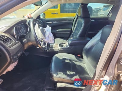 Zdjęcie 7 z 12 samochodu: 2016 CHRYSLER 300 LIMITED VIN:2C3CCARG7GH208297 - miniatura