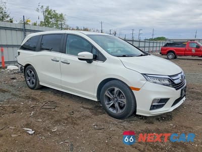 Czwarte zdjęcie samochodu z boku: 2018 HONDA ODYSSEY TOURING VIN:5FNRL6H87JB000141 - miniatura