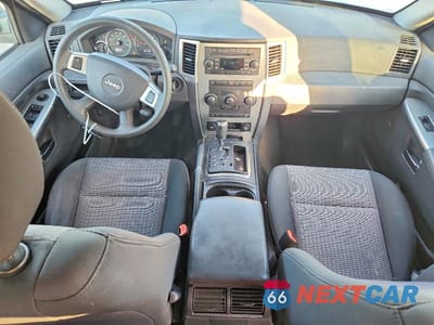 Zdjęcie 8 z 12 samochodu: 2009 JEEP GRAND CHEROKEE LAREDO VIN:1J8GR48K99C521417 - miniatura