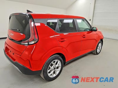 Trzecie zdjęcie samochodu z tyłu: 2025 KIA SOUL LX VIN:KNDJ23AU6S7244778 - miniatura