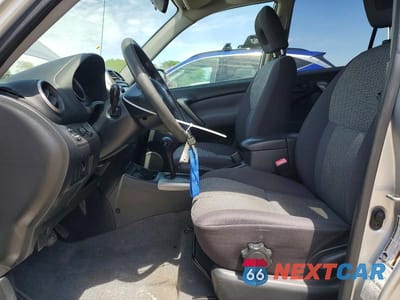 Zdjęcie 7 z 14 samochodu: 2005 TOYOTA RAV4 BASE VIN:JTEHD20V150065408 - miniatura