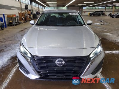 Piąte zdjęcie samochodu w środku: 2023 NISSAN ALTIMA S VIN:1N4BL4BV2PN362432 - miniatura