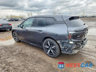 Drugie zdjęcie samochodu z przodu: 2023 BMW IX XDRIVE40 VIN:WB513CF06PCL80129 - miniatura