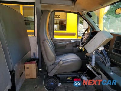 Piąte zdjęcie samochodu w środku: 2011 CHEVROLET EXPRESS G3500 VIN:1GB0G2BA9B1108373 - miniatura
