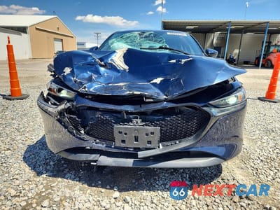 Piąte zdjęcie samochodu w środku: 2022 MAZDA 3 SELECT VIN:JM1BPAKL1N1512286 - miniatura