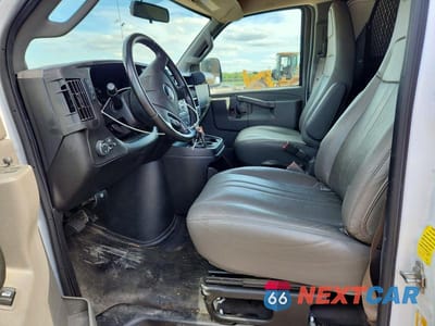 Zdjęcie 7 z 13 samochodu: 2023 GMC SAVANA G2500 VIN:1GTW7BFP4P1167214 - miniatura