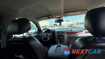Zdjęcie 9 z 10 samochodu: 2014 GMC YUKON XL SLT VIN:1GKS1KE0XER188706 - miniatura