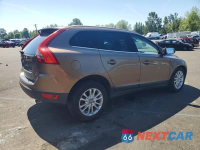 Trzecie zdjęcie samochodu z tyłu: 2010 VOLVO XC60 VIN:YV4992DZ9A2119881 - miniatura