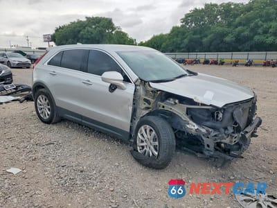 Czwarte zdjęcie samochodu z boku: 2022 CADILLAC XT4 LUXURY VIN:1GYAZAR44NF100199 - miniatura