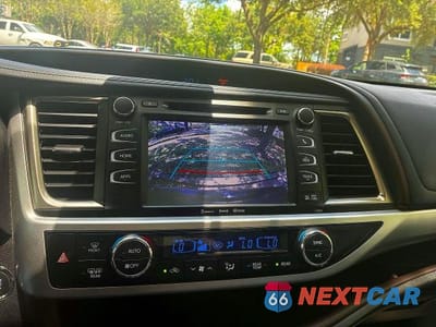 Zdjęcie 11 z 14 samochodu: 2019 TOYOTA HIGHLANDER XLE VIN:5TDJZRFH6KS604292 - miniatura