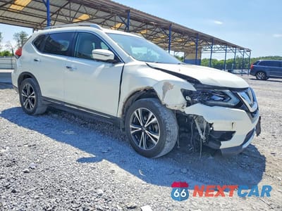 Czwarte zdjęcie samochodu z boku: 2017 NISSAN ROGUE SL VIN:5N1AT2MT6HC764677 - miniatura