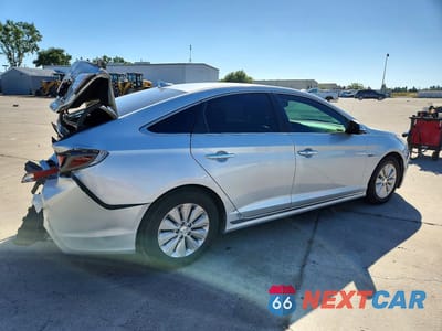 Trzecie zdjęcie samochodu z tyłu: 2017 HYUNDAI SONATA HYBRID SE VIN:KMHE24L18HA057642 - miniatura