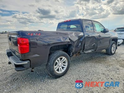 Trzecie zdjęcie samochodu z tyłu: 2018 CHEVROLET SILVERADO K1500 LT VIN:1GCVKREC5JZ237619 - miniatura