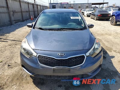 Piąte zdjęcie samochodu w środku: 2016 KIA FORTE LX VIN:KNAFK4A65G5609240 - miniatura