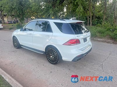 Trzecie zdjęcie samochodu z tyłu: 2016 MERCEDES-BENZ GLE 63 AMG-S 4MATIC VIN:4JGDA7FB4GA806164 - miniatura
