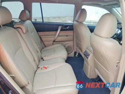 Zdjęcie 11 z 14 samochodu: 2013 TOYOTA HIGHLANDER SE VIN:5TDZK3EHXDS136186 - miniatura
