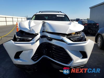 Piąte zdjęcie samochodu w środku: 2026 TOYOTA GRAND HIGHLANDER HYBRID XLE VIN:5TDACAB57TS096091 - miniatura