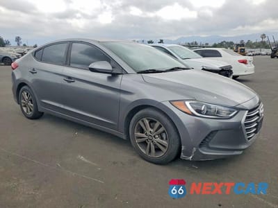 Czwarte zdjęcie samochodu z boku: 2018 HYUNDAI ELANTRA SEL VIN:5NPD84LF4JH292483 - miniatura