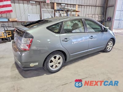 Trzecie zdjęcie samochodu z tyłu: 2005 TOYOTA PRIUS BASE VIN:JTDKB20U953042657 - miniatura