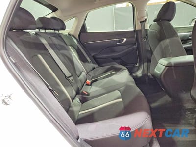 Zdjęcie 10 z 12 samochodu: 2025 HYUNDAI SONATA SEL VIN:KMHL64JA1SA463753 - miniatura