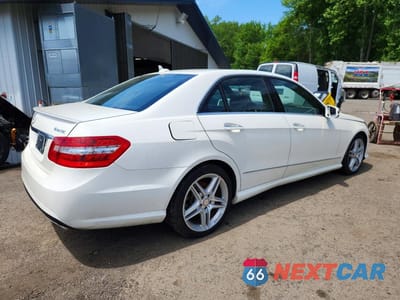 Trzecie zdjęcie samochodu z tyłu: 2013 MERCEDES-BENZ E 350 4MATIC VIN:WDDHF8JB6DA715368 - miniatura