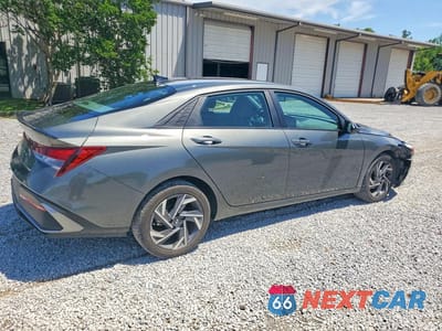 Trzecie zdjęcie samochodu z tyłu: 2025 HYUNDAI ELANTRA SEL SPORT VIN:KMHLM4DG4SU949395 - miniatura