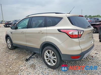 Drugie zdjęcie samochodu z przodu: 2018 FORD ESCAPE SE VIN:1FMCU9GD3JUA75098 - miniatura