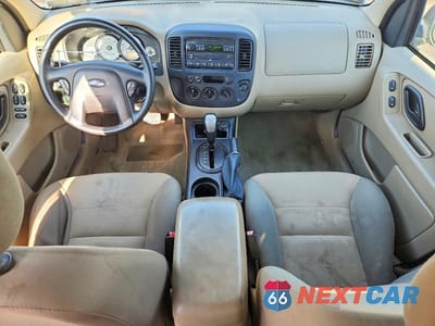 Zdjęcie 8 z 13 samochodu: 2005 FORD ESCAPE XLS VIN:1FMYU02Z35KC28178 - miniatura