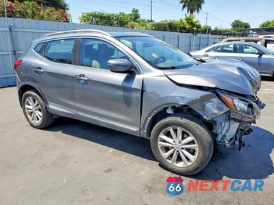 Czwarte zdjęcie samochodu z boku: 2017 NISSAN ROGUE SPORT SV VIN:JN1BJ1CP8HW002854 - miniatura