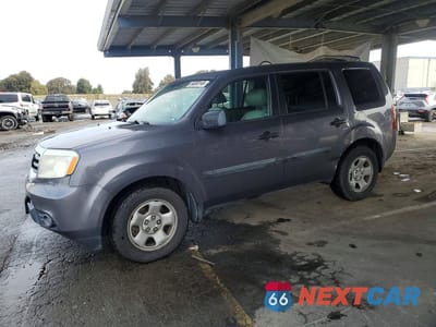 2015 HONDA PILOT LX 5FNYF4H29FB075983 - główne zdjęcie licytacji z USA - miniatura