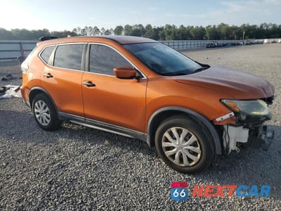 Czwarte zdjęcie samochodu z boku: 2017 NISSAN ROGUE S VIN:5N1AT2MT1HC832920 - miniatura