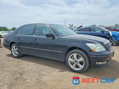 Czwarte zdjęcie samochodu z boku: 2005 LEXUS LS 430 VIN:JTHBN36F655017675 - miniatura