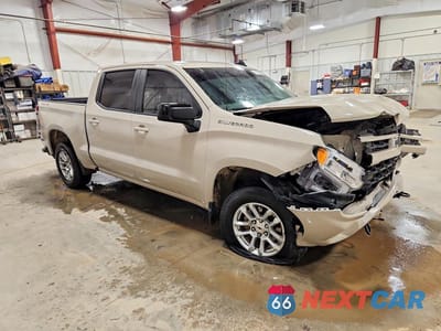 Czwarte zdjęcie samochodu z boku: 2026 CHEVROLET SILVERADO K1500 RST VIN:3GCUKEED6TG242411 - miniatura