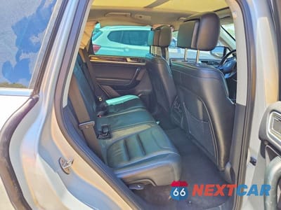 Zdjęcie 10 z 12 samochodu: 2012 VOLKSWAGEN TOUAREG V6 VIN:WVGEF9BPXCD007789 - miniatura