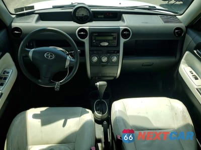Zdjęcie 8 z 12 samochodu: 2005 TOYOTA SCION XB VIN:JTLKT324650214391 - miniatura