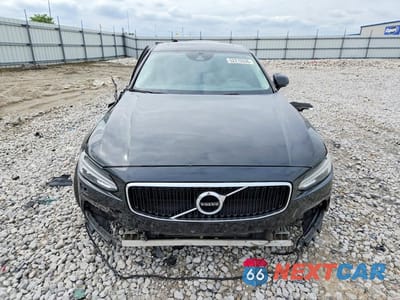 Piąte zdjęcie samochodu w środku: 2018 VOLVO S90 T6 MOMENTUM VIN:LVY992MK3JP037811 - miniatura