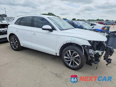 Czwarte zdjęcie samochodu z boku: 2023 AUDI Q5 PREMIUM PLUS 45 VIN:WA1EAAFY2P2141411 - miniatura
