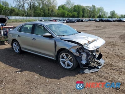 Czwarte zdjęcie samochodu z boku: 2013 VOLKSWAGEN PASSAT SEL VIN:1VWCN7A31DC125350 - miniatura