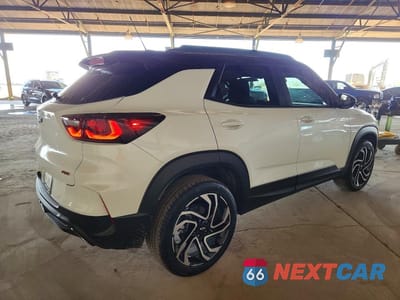 Trzecie zdjęcie samochodu z tyłu: 2025 CHEVROLET TRAILBLAZER RS VIN:KL79MTSL3SB142920 - miniatura