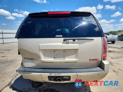 Zdjęcie 6 z 13 samochodu: 2007 GMC YUKON XL DENALI VIN:1GKFK66877J172054 - miniatura